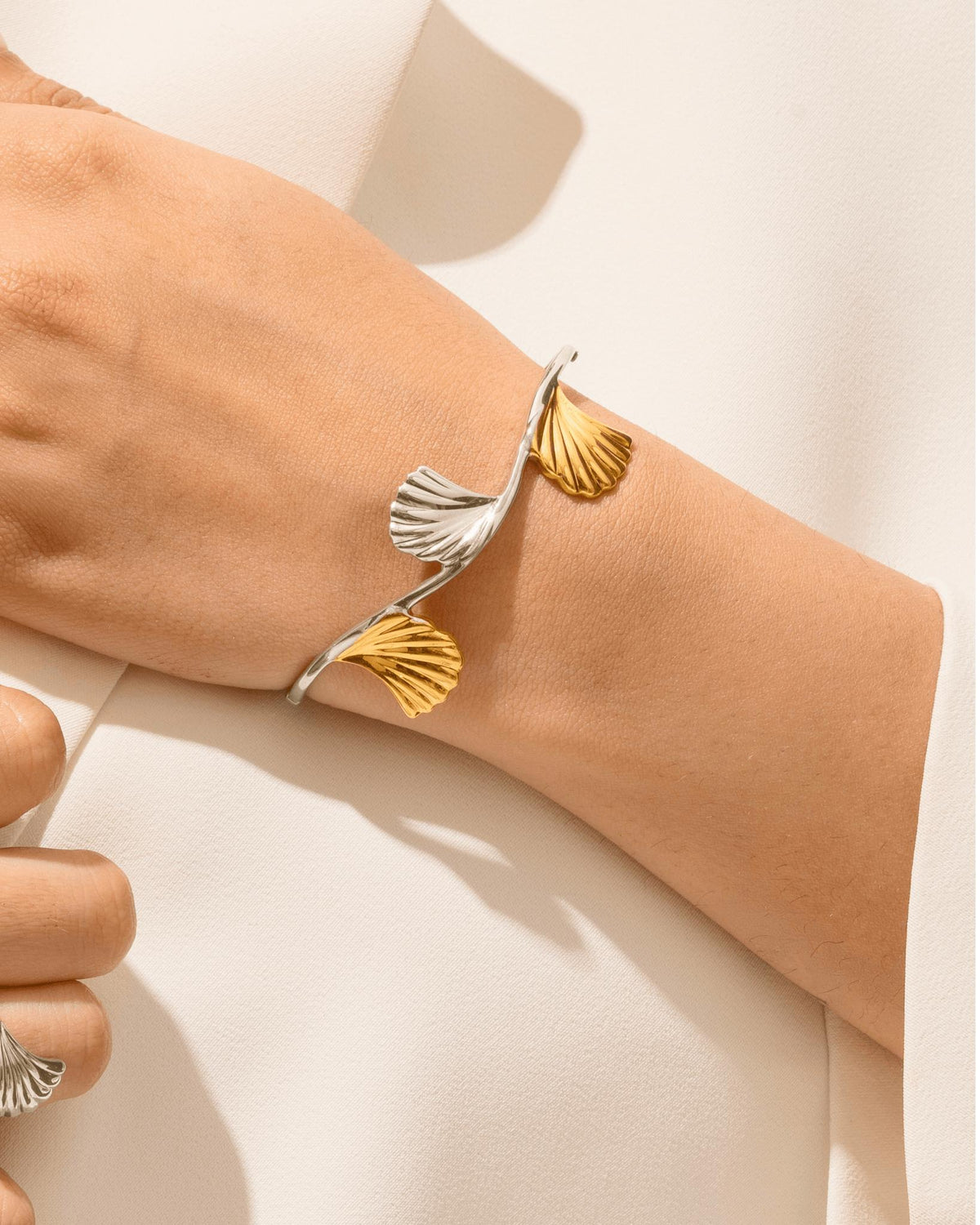 Sagar Lahar Dual Tone Bracelet - Silheera Jewellery